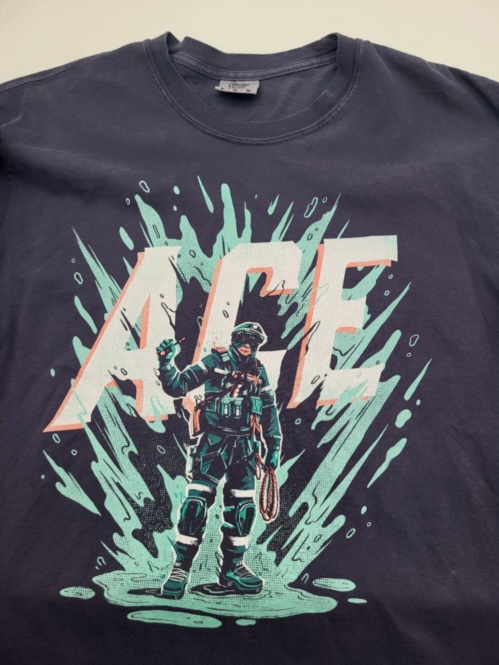Ubisoft Six Siege ACE T-Shirt Official Explosive Breacher Design SZ LG - Picture 6 of 6